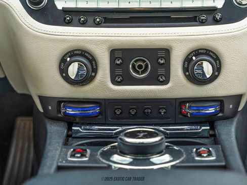 Used 2015 Rolls-Royce Ghost image 51