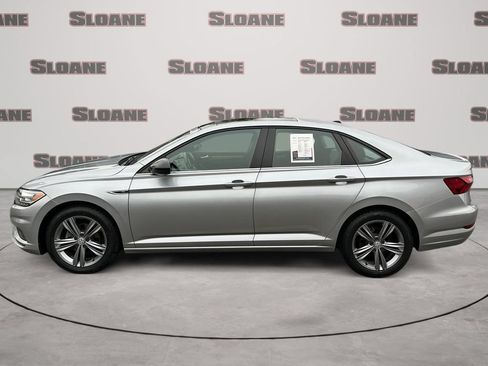 Used 2020 Volkswagen Jetta R-Line w/ R-Line Cold Weather Package FWD image 2