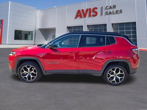 Used 2025 Jeep Compass Limited image 11