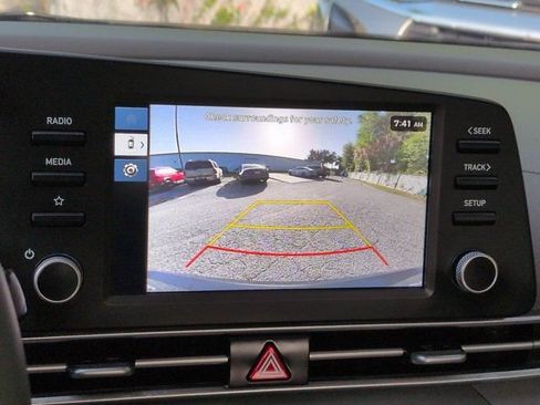 Used 2025 Hyundai Elantra Sport FWD image 18