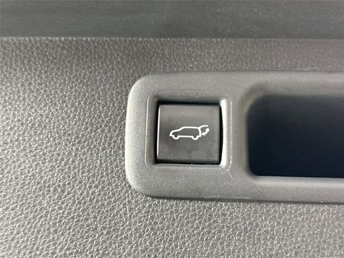 Certified 2024 Toyota Highlander LE AWD/4WD image 35
