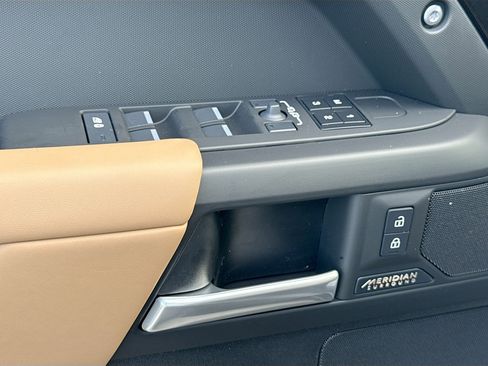 New 2026 Land Rover Defender 110 X-Dynamic SE AWD/4WD image 23