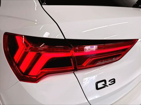 Used 2023 Audi Q3 2.0T Premium Plus w/ Premium Plus Package AWD/4WD image 30