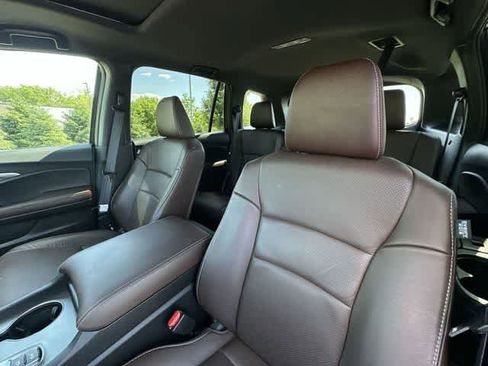Used 2024 Honda Passport EX-L image 16