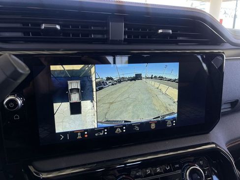 New 2026 GMC Sierra 2500 AT4 w/ AT4 Premium Plus Package AWD/4WD image 15