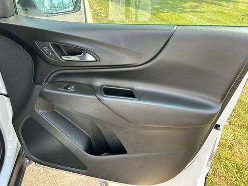Used 2023 Chevrolet Equinox LT FWD image 45