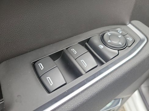 New 2026 GMC Sierra 1500 SLE w/ Preferred Package image 18