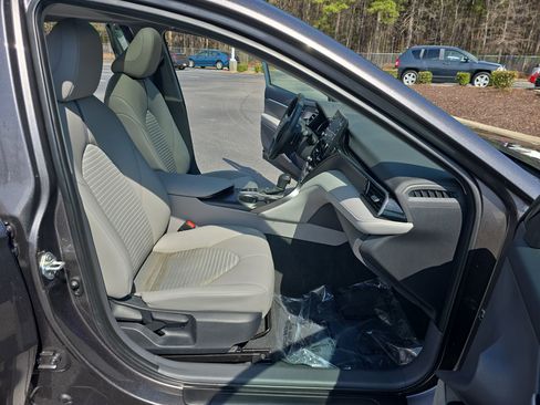 Used 2023 Toyota Camry SE w/ Audio Upgrade Package image 10