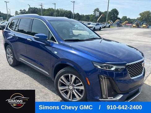 Used 2023 Cadillac XT6 Premium Luxury w/ Technology Package FWD image 10