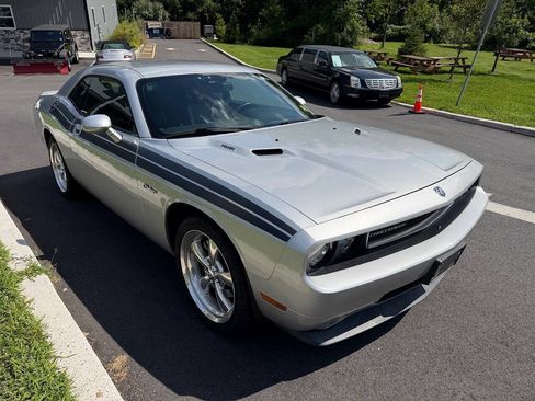 Used 2010 Dodge Challenger R/T RWD image 8