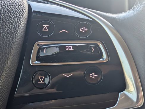 Used 2017 Cadillac Escalade Luxury AWD/4WD image 18