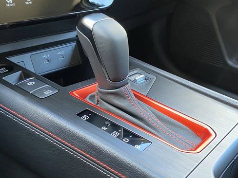 New 2026 Nissan Kicks SR FWD image 17