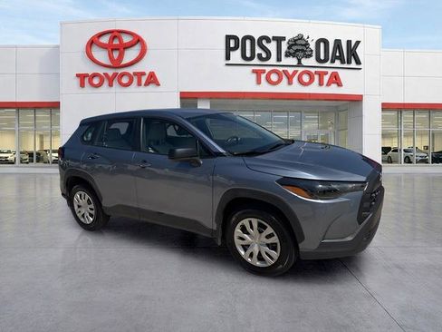 Used 2026 Toyota Corolla Cross L FWD image 6