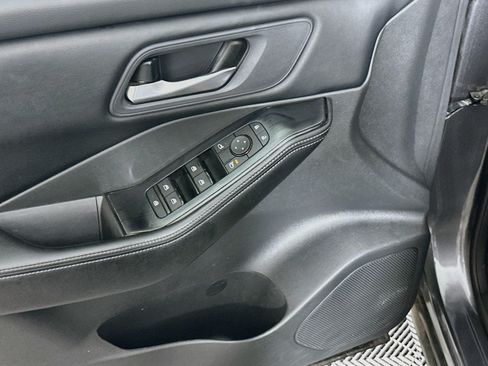 Used 2025 Nissan Rogue SV AWD/4WD image 15