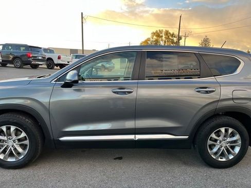 Used 2019 Hyundai Santa Fe SE image 5