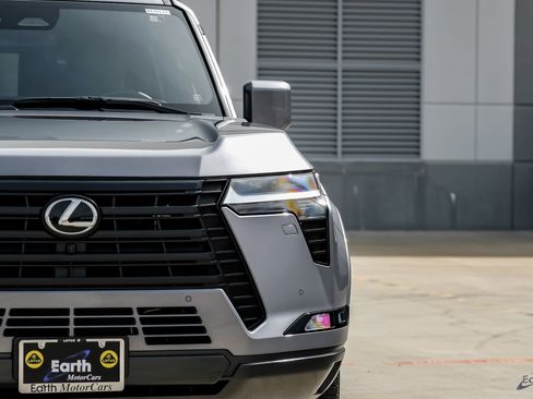 Used 2025 Lexus GX 550 w/ Accessory Package (Z1) image 26