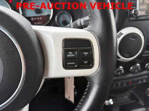 Used 2014 Jeep Wrangler Unlimited Sahara image 22