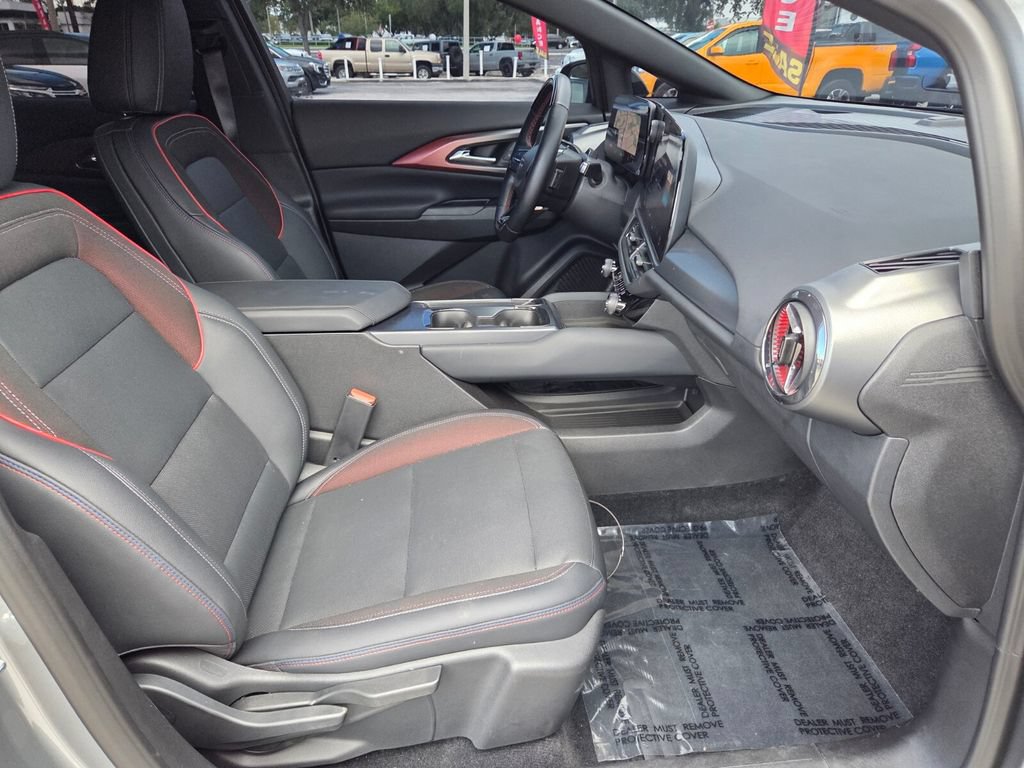 Certified 2024 Chevrolet Equinox EV RS FWD image 15