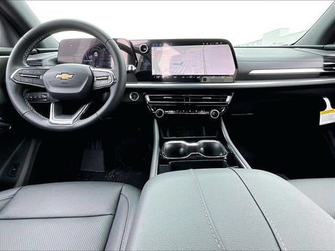 New 2026 Chevrolet Traverse LT w/ Driver Confidence Package AWD/4WD image 11