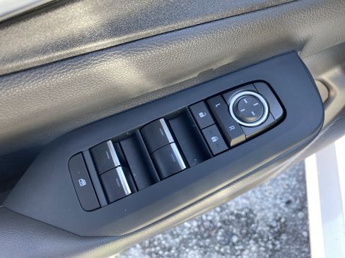 Used 2025 Toyota Prius XSE image 26