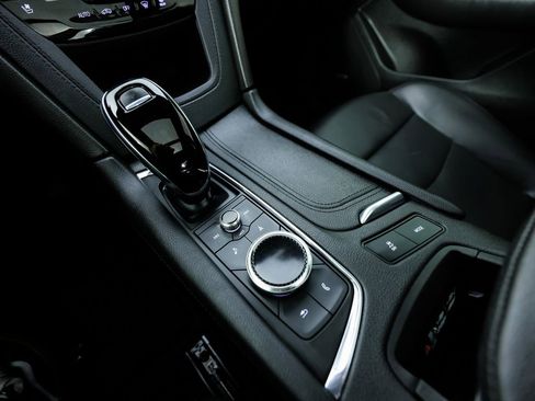 Used 2022 Cadillac XT6 Premium Luxury w/ Technology Package image 33