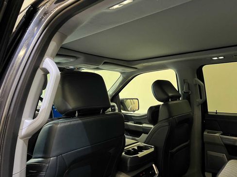Used 2022 Ford F150 Limited image 12
