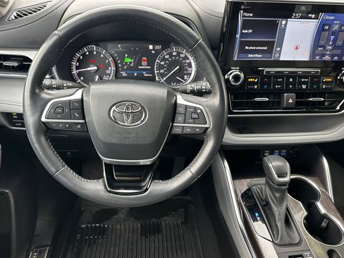 Used 2022 Toyota Highlander Platinum image 14