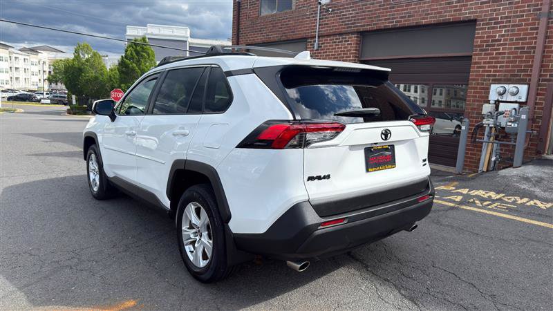 Used 2021 Toyota RAV4 XLE AWD/4WD image 11