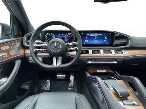 Used 2025 Mercedes-Benz GLS 450 4MATIC image 38