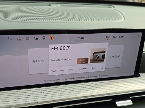 Used 2025 Genesis GV80 2.5T Select image 13