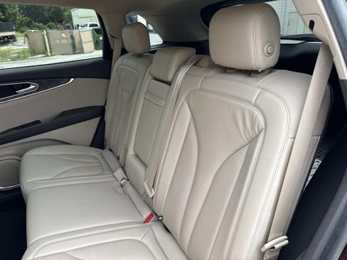 Used 2019 Lincoln Nautilus Select image 14