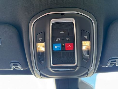 Used 2024 Jeep Wagoneer L Series III w/ Flexible Seating Group image 28