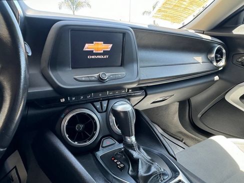 Used 2022 Chevrolet Camaro LT RWD image 18