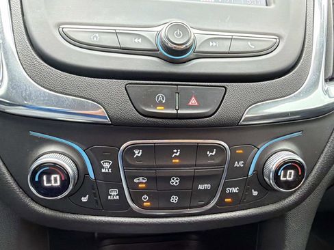 Used 2023 Chevrolet Equinox LT FWD image 25
