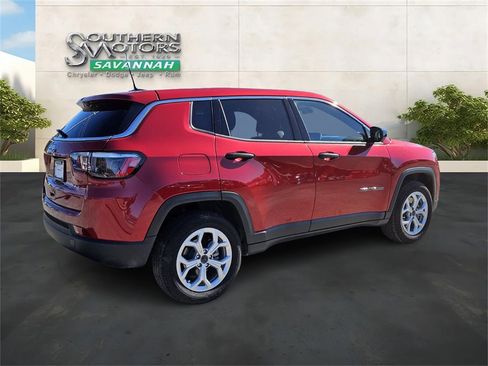 Used 2025 Jeep Compass Sport image 5