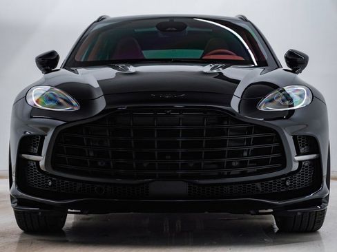 Used 2025 Aston Martin DBX 707 image 5