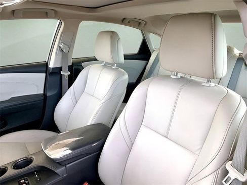 Used 2017 Toyota Avalon XLE Premium image 15