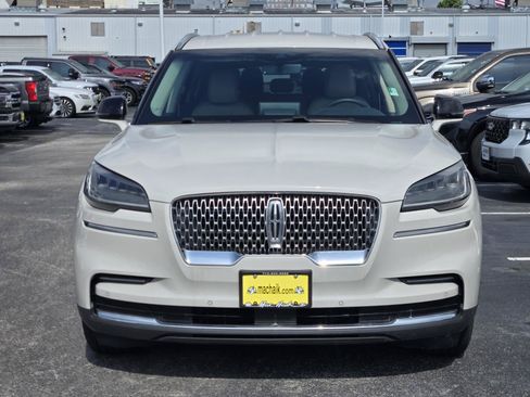Used 2023 Lincoln Aviator 2WD image 2