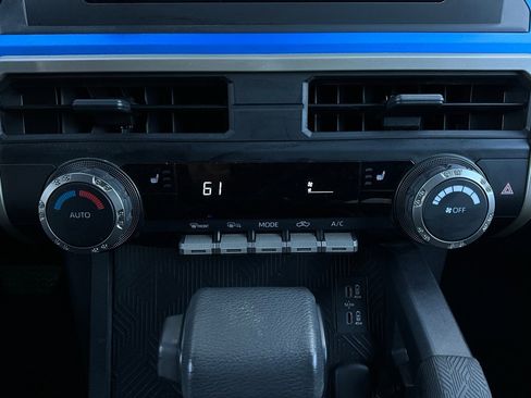 Used 2025 Toyota Tacoma TRD Off-Road image 26