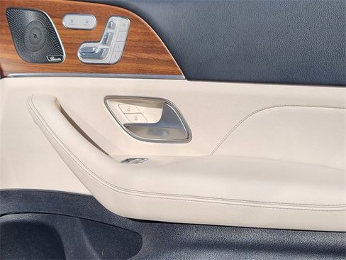 Certified 2022 Mercedes-Benz GLS 450 4MATIC image 22