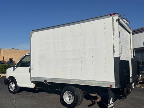 Used 2010 Chevrolet Express 3500 RWD image 11