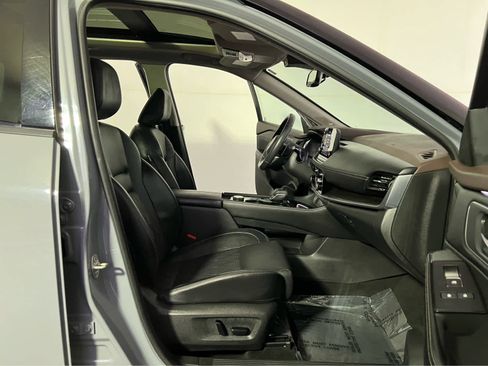 Certified 2021 Nissan Rogue Platinum image 29