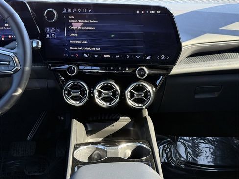 Used 2024 Chevrolet Blazer EV LT image 13