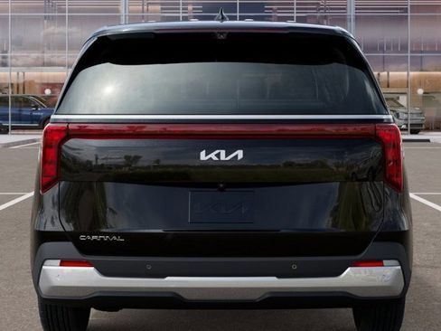 New 2026 Kia Carnival EX image 16