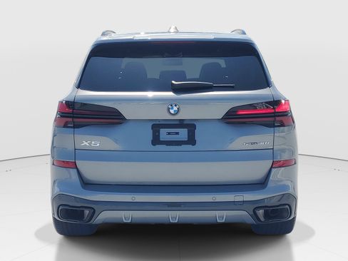 Used 2025 BMW X5 sDrive40i w/ Executive Package RWD image 6