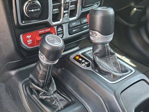 Used 2026 Jeep Wrangler Unlimited Rubicon AWD/4WD image 17