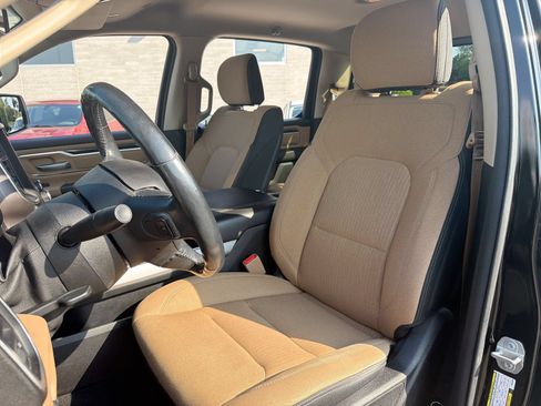 Used 2019 RAM 1500 Big Horn AWD/4WD image 17