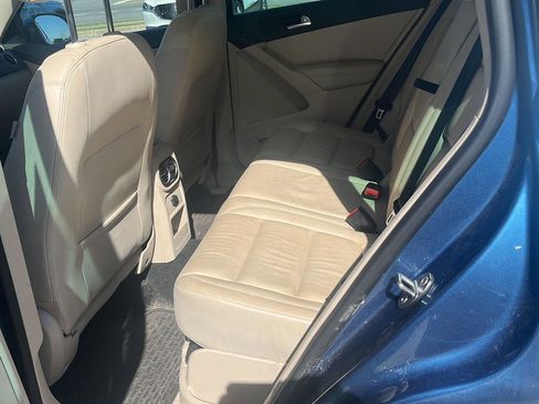 Used 2017 Volkswagen Tiguan SEL AWD/4WD image 8