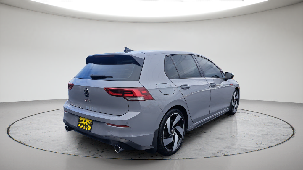Used 2022 Volkswagen GTI SE FWD image 5