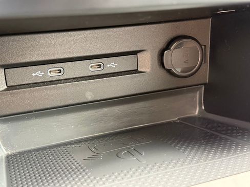 Used 2022 Volkswagen Taos SE image 12